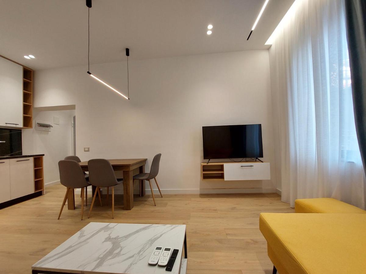 Luxury Apartments Blloku 티라나 외부 사진