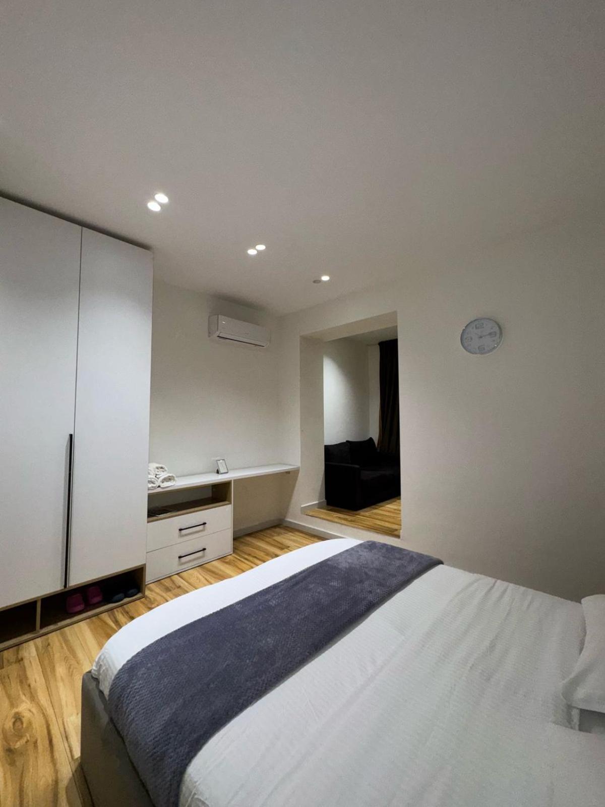 Luxury Apartments Blloku 티라나 외부 사진